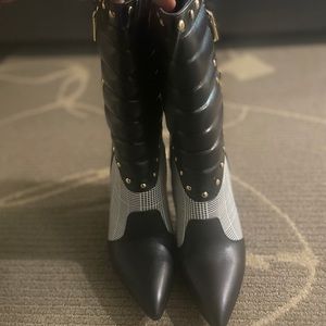 High heel boots